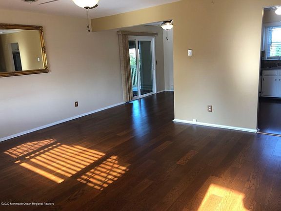 4th image of 26 Westbrook Dr