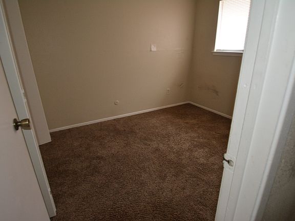 5th image of 2308 Monte Carlo Dr APT A
