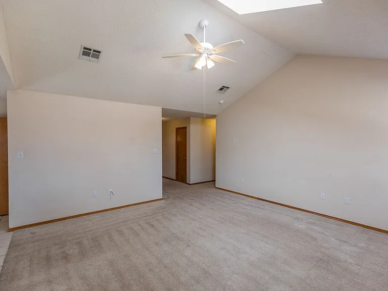 1378 Challenger Ave — Photo 26
