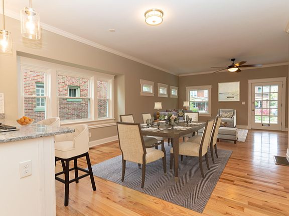 5th image of 2132 Woodbourne Ave