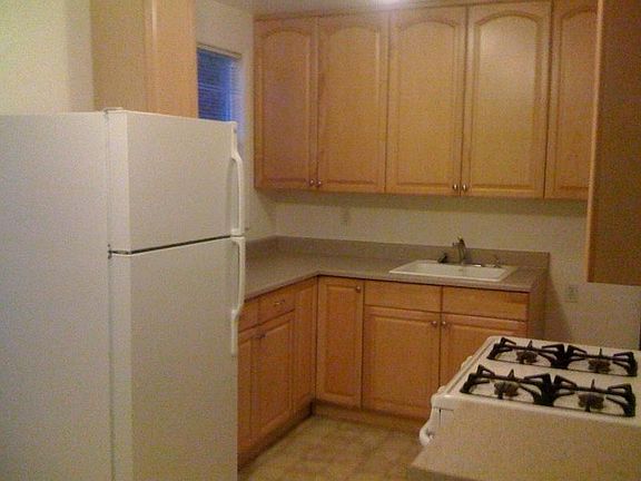 2nd image of 14826 Union Ave