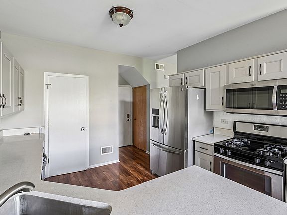2nd image of 1212 Courtland Cir