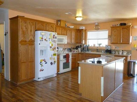 4th image of 7954 Martingale Ln