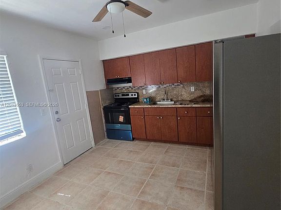 5th image of 210 NW 69th St #212