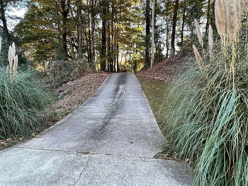 2nd image of 2776 Sardis Rd