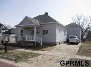714 8th St, Fairbury, NE 68352