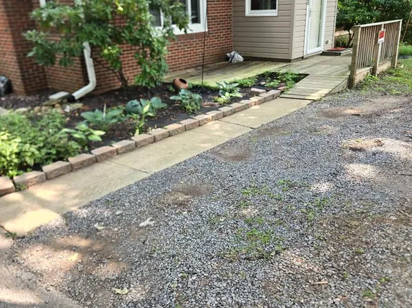 23613 Woodfield Rd, Gaithersburg, MD 20882