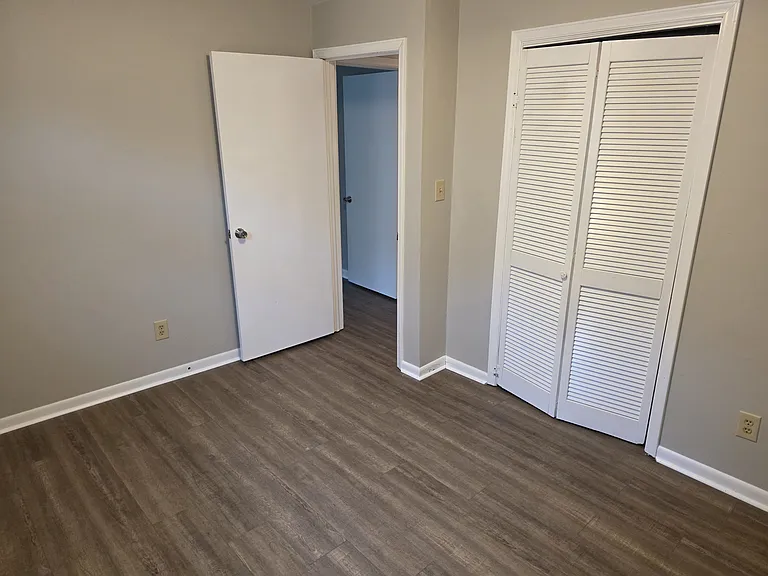 1300 Liberty Dr — Photo 10