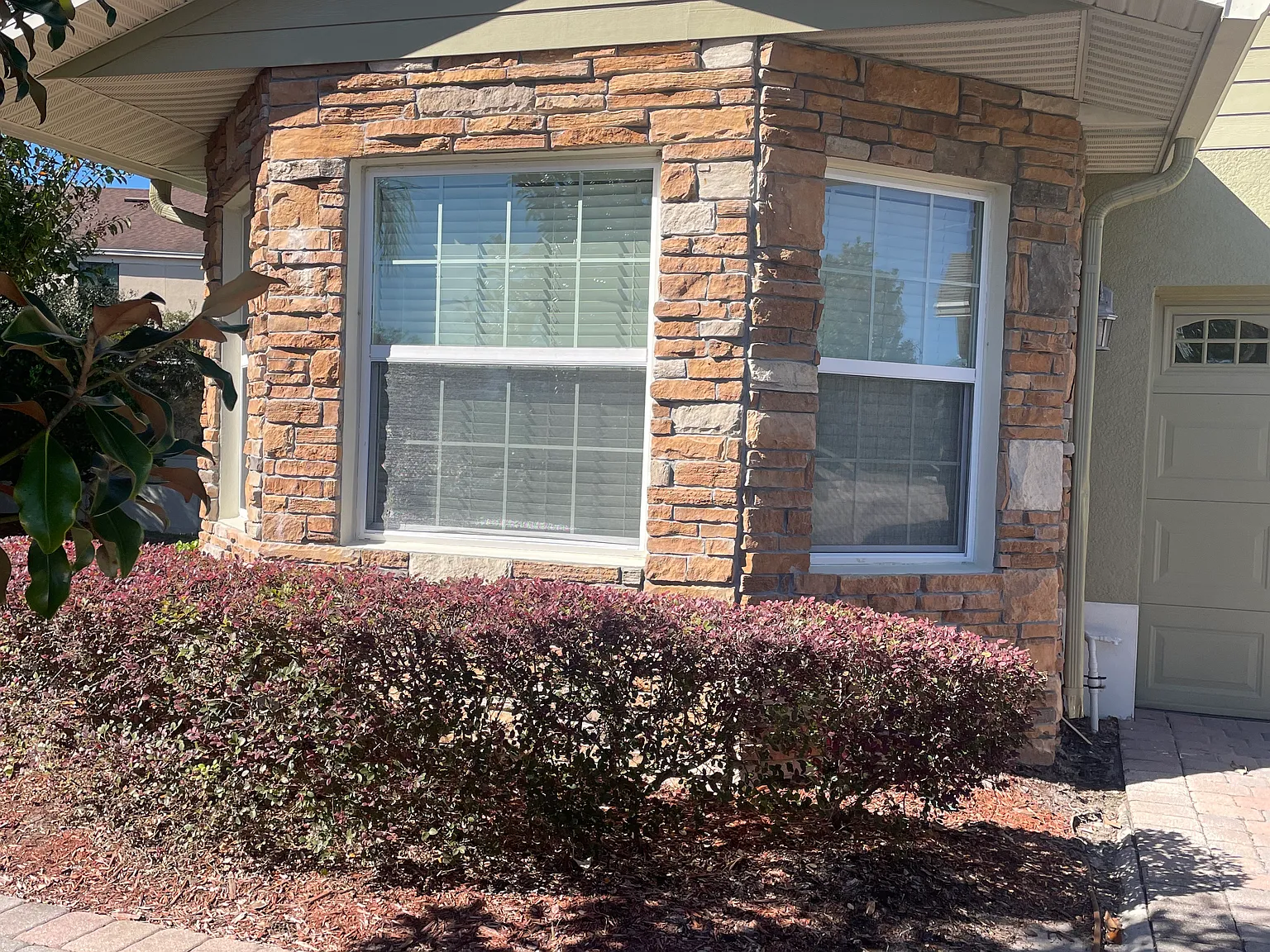 3 bed, 1901 sqft, $2,400 — Photo 1