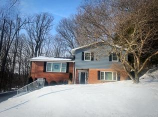 929 Pine Hill Dr, Fairmont, WV 26554