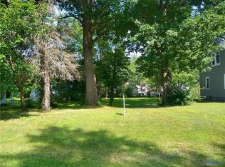 910 Rochelle Rd, Toledo, OH 43615