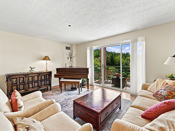 2nd image of 273 Cambridge Rd APT 505