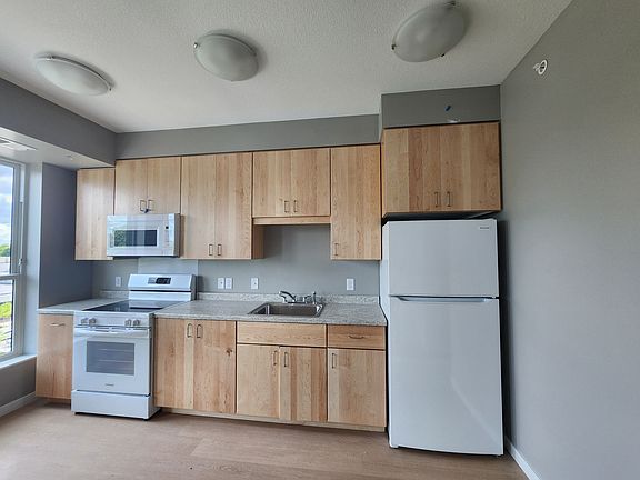 2nd image of 1255 Queen Ave N #0e36f1fdc