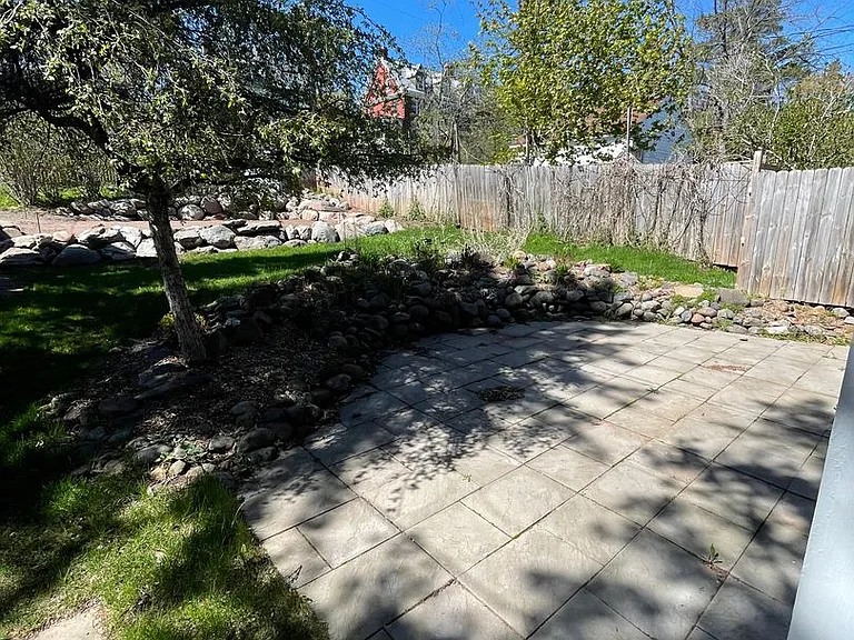 2117 E 2nd St — Photo 27