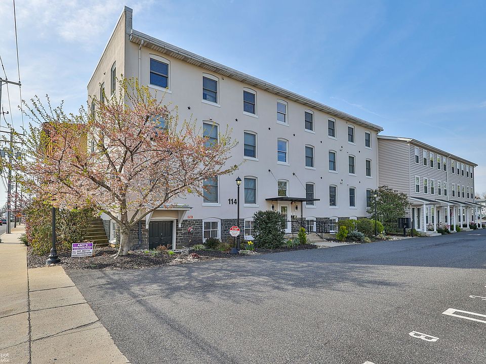 1st image of 114 Front St APT 103