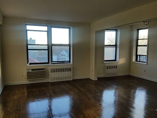 Rented by Max & Associates Realty Corp | media 27