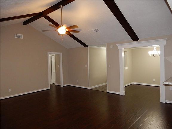 3rd image of 203 Blackwater Ln