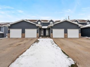 4030 37th Ave SW UNIT D, Cedar Rapids, IA 52404