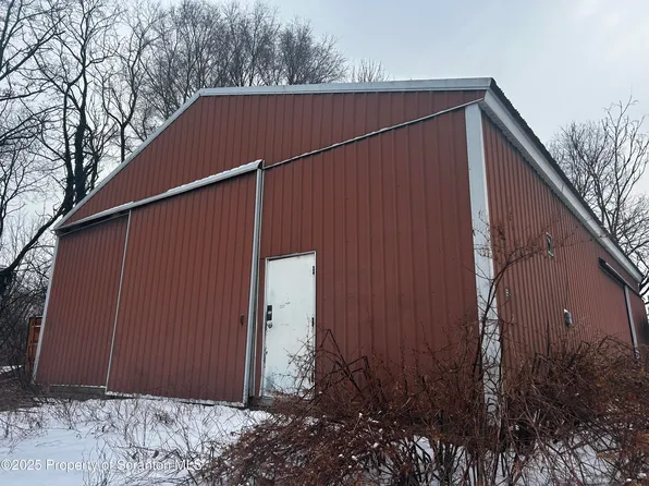 833 Powderly Ct, Scranton, PA 18504