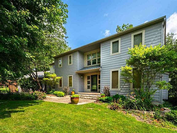 3rd image of 17 Briar Ridge Dr NE