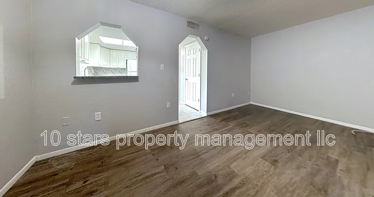 4725 39th Ave N #104 — Photo 11