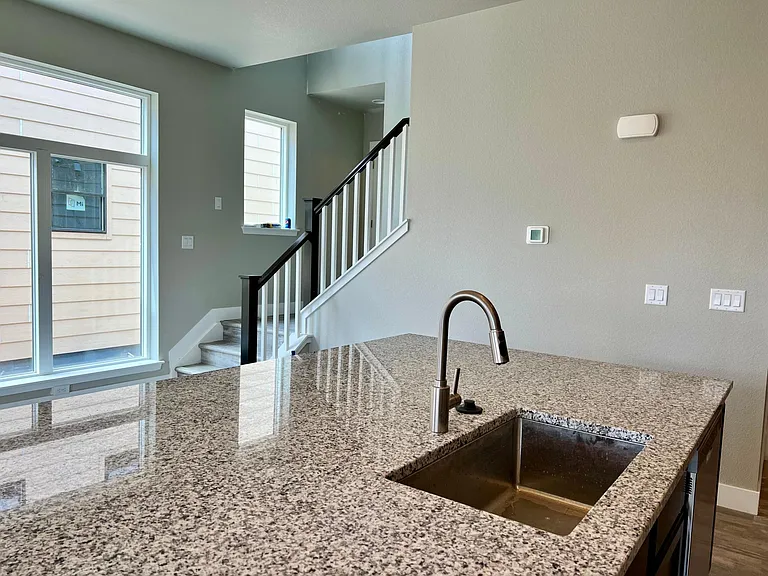 Kitchen Island & Single bowl sink