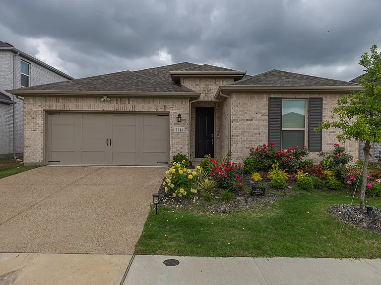 3211 Ashlar Ct — Photo 1