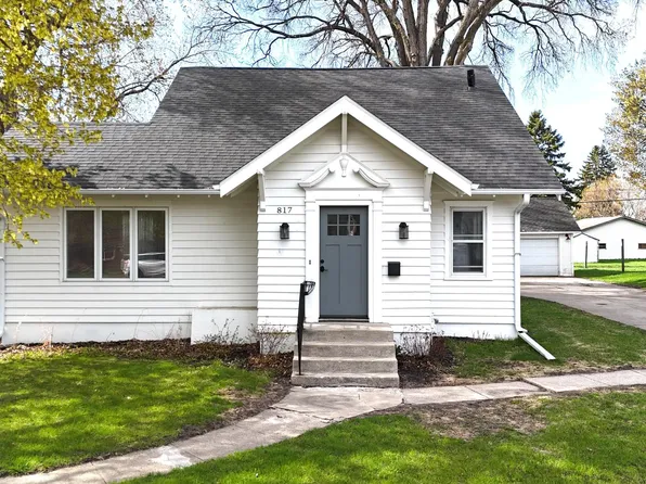 817 W Lincoln Ave, Fergus Falls, MN 56537
