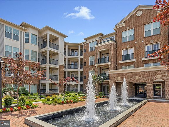 2nd image of 2903 Saintsbury Plz APT 302