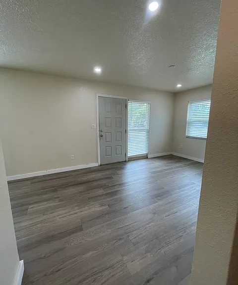 854 Chippendale St — Photo 16