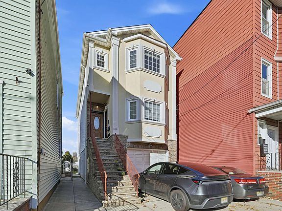 2nd image of 109 Grant Ave #2-0904