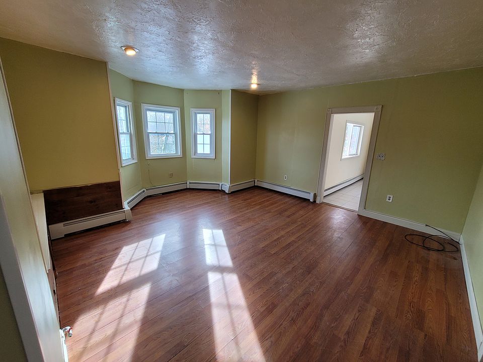 1st image of 76 Milk St #595152