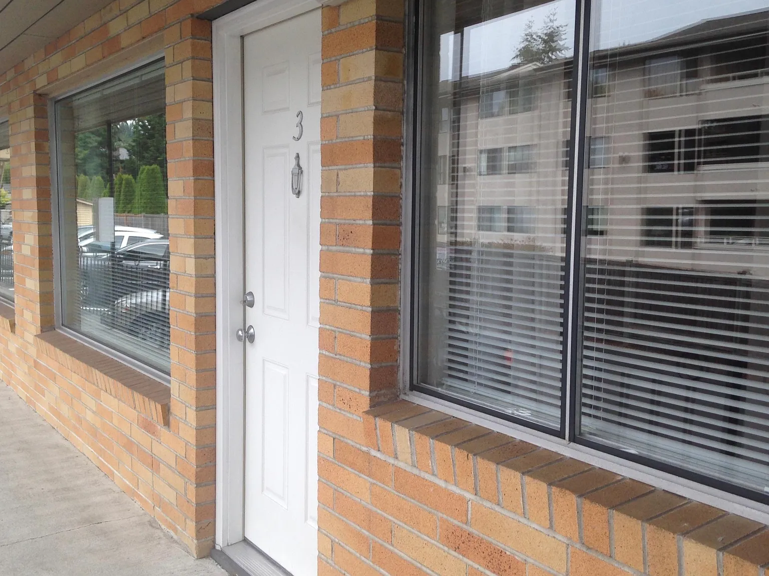 2 bed, 850 sqft, $1,900 — Photo 2