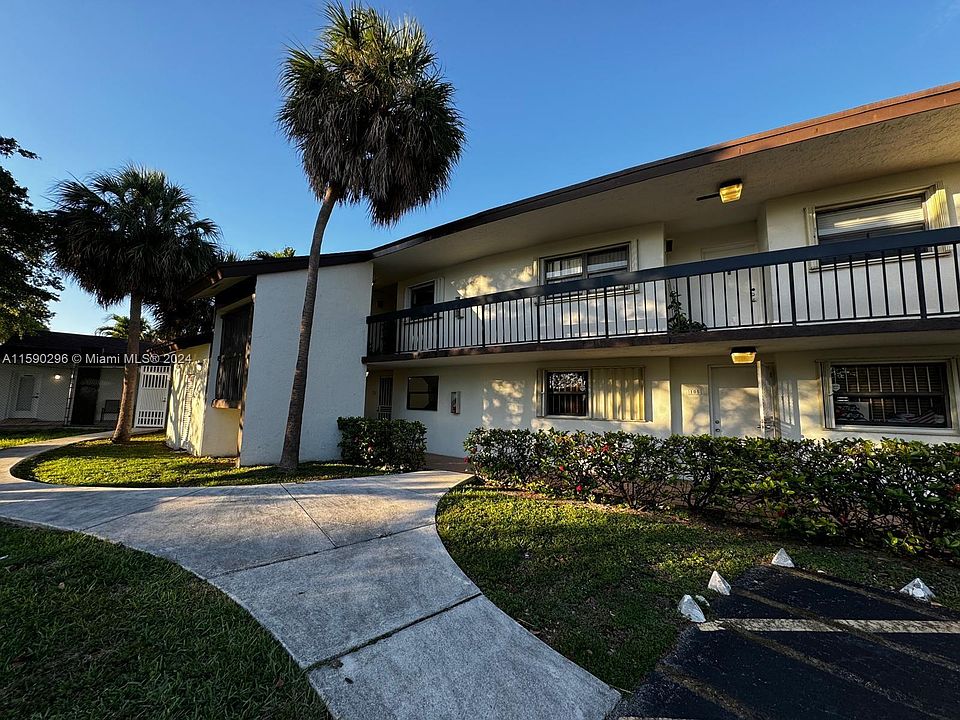 1st image of 461 NW 107th Ave APT 106