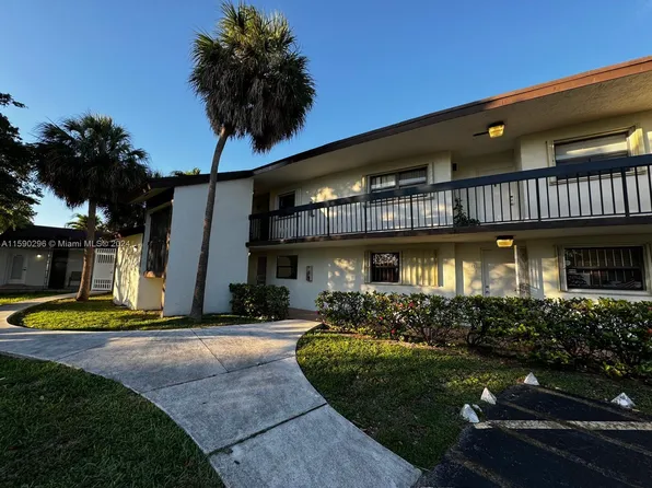 461 NW 107th Ave APT 106, Miami, FL 33172