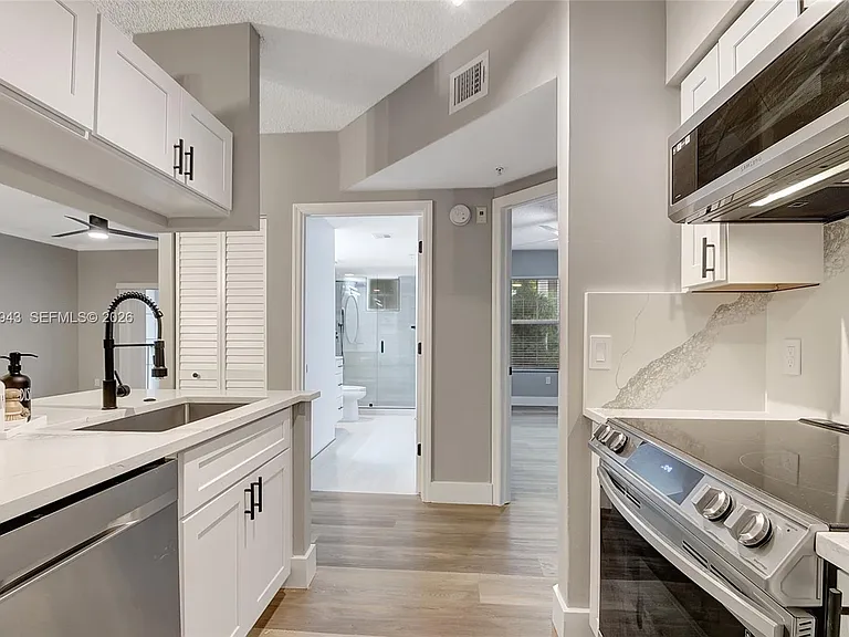 2206 Tuscany Way #2206 — Photo 9