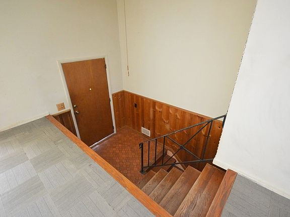 4th image of 21899 Christopher Dr
