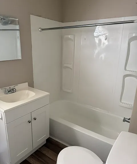 532 Carlton Ave — Photo 5