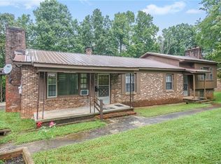 3560 14th Avenue Dr SW, Hickory, NC 28602
