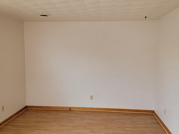 5th image of 1603 Narcissus St