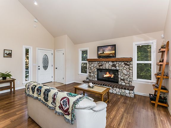 4th image of 24326 N Wabern Dr