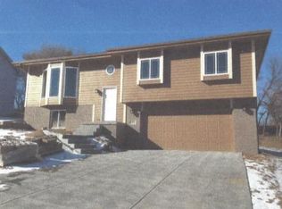 412 N McKenna Ave, Gretna, NE 68028