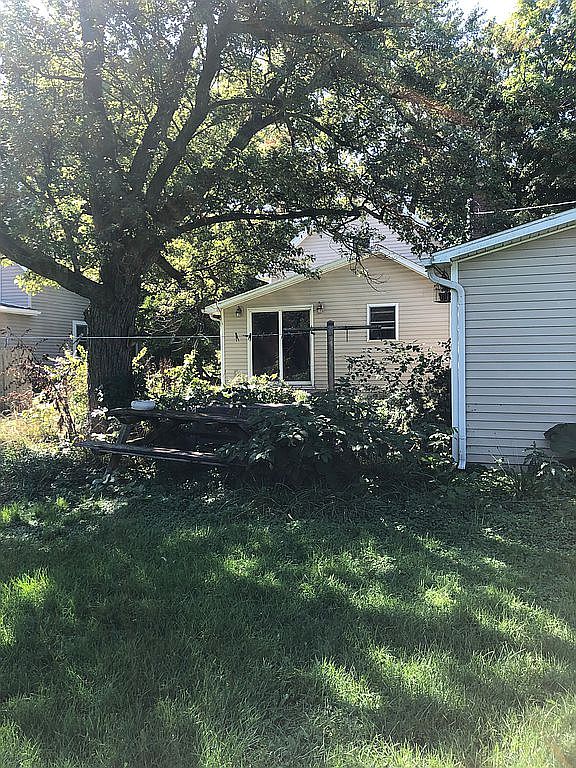 319 Potter St, Cement City, MI 49233 Zillow