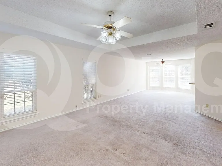 1414 Bogard Ln — Photo 5