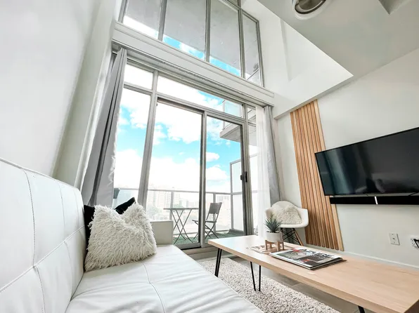 255 Bay St, Ottawa, ON