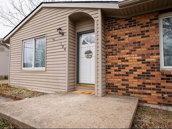 2nd image of 184 Sycamore Dr