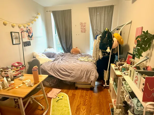 996 Carroll Street image 7 of 17