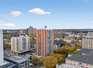 10150 117th St NW #1701, Edmonton, AB T5K2J2