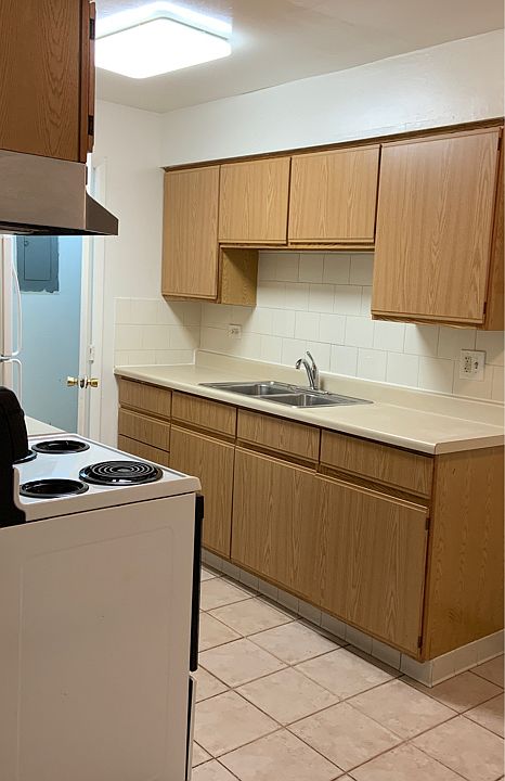1st image of 1011 Grand Ave APT 5