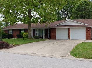 29 Oakside Dr, Collinsville, IL 62234